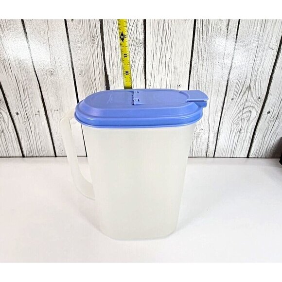 Vintage Tupperware Pitcher #2009B with Blue Lid Oval 64 oz. Capacity - Picture 9 of 11